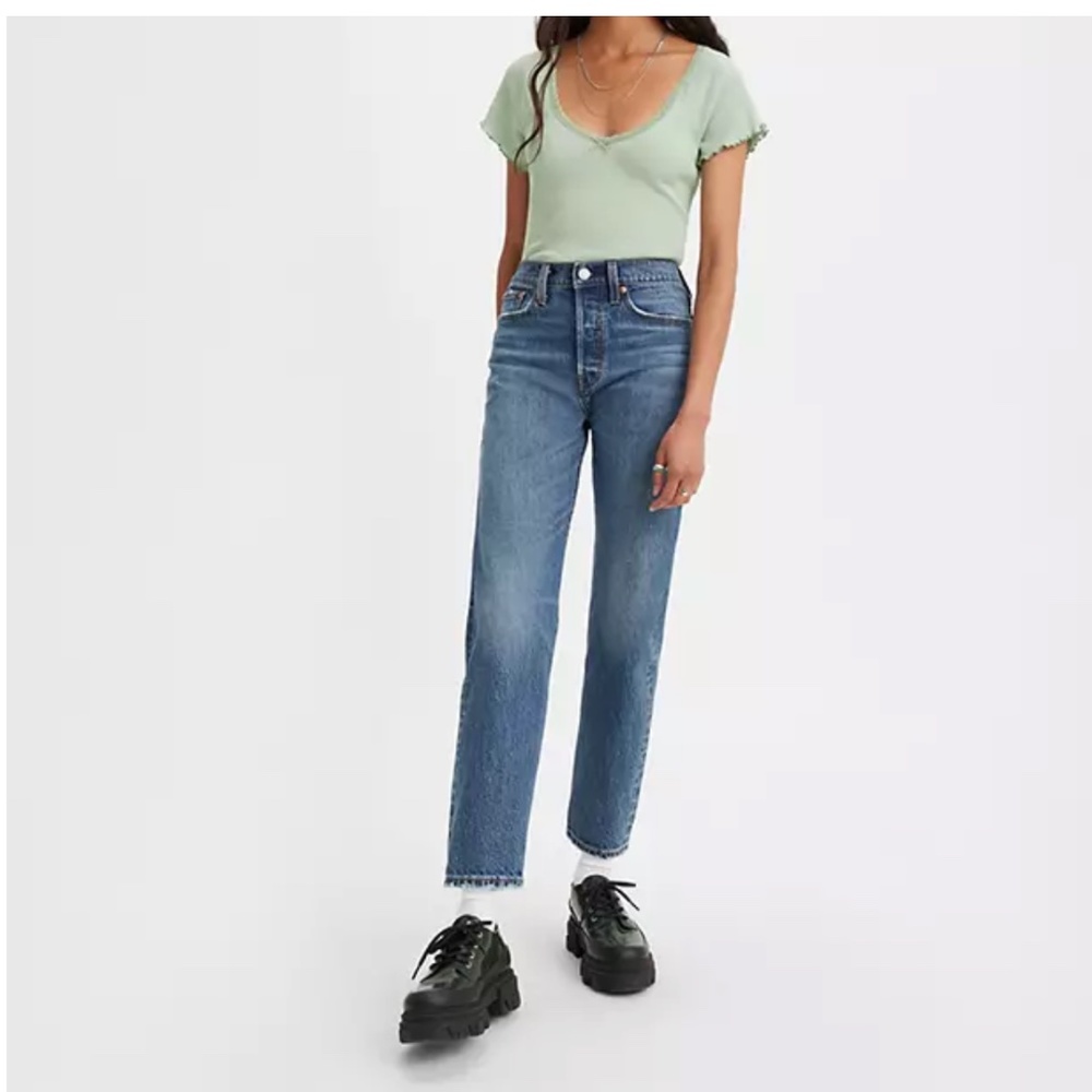 Levis Wedgie Straight 32 x 30L Dark Wash